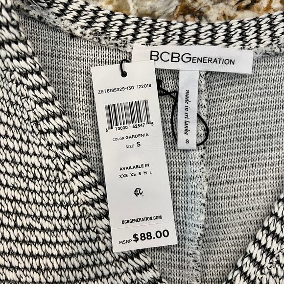 NWT BCBGeneration Black & White Bell Sleeve Boho Tunic - SIZE SMALL - Picture 6 of 7